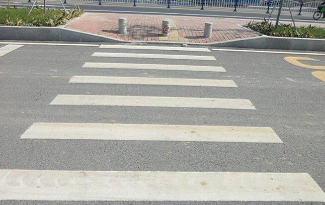 熱熔標線涂料生產(chǎn)原材料及其作用有哪些？襄陽道路標線施工廠家為你介紹