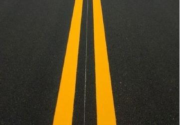 在對襄陽道路標(biāo)線進(jìn)行施工時(shí)，這些方面要注意！